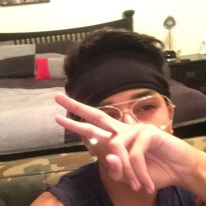 Meet your Posher, Logan