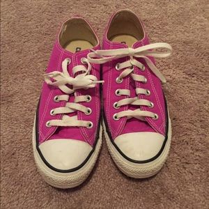 Pink Converse size 7