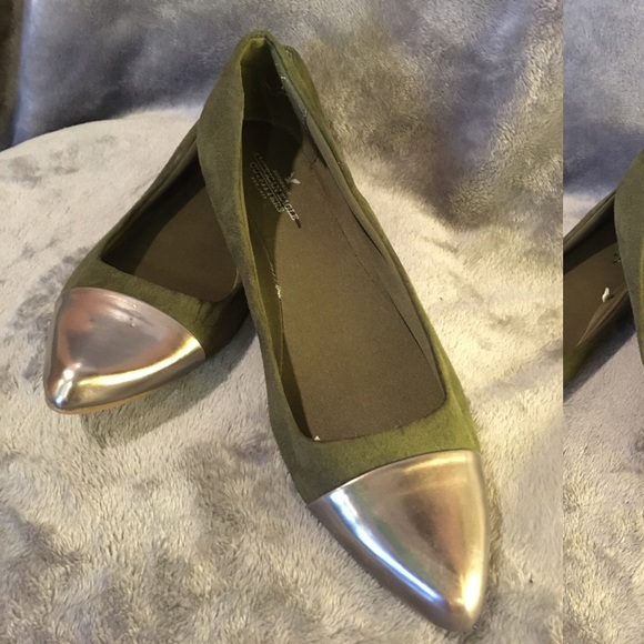 AMERICAN EAGLE flats