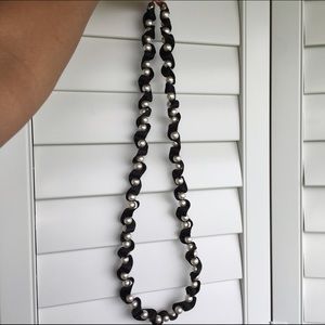 Isaac Mizrahi long pearl/ribbon necklace