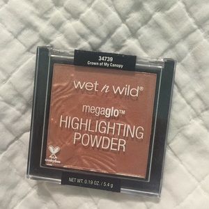 Wet n wild highlighter. Free w/ any purchase!