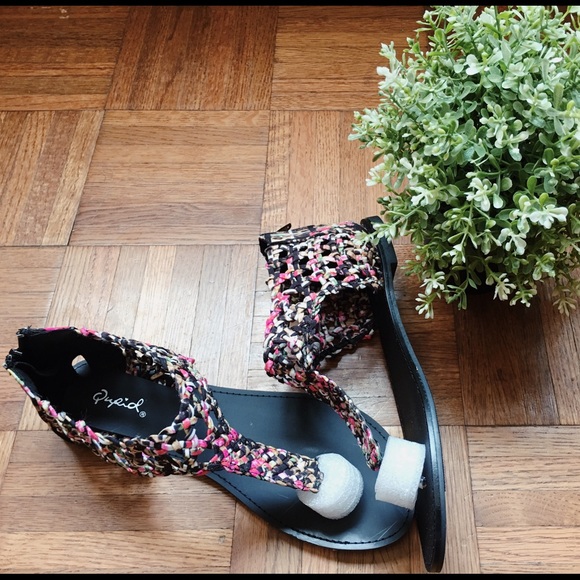 THE LAST ONE 🐼❤Brand New Sandal wih back zip - Picture 2 of 4