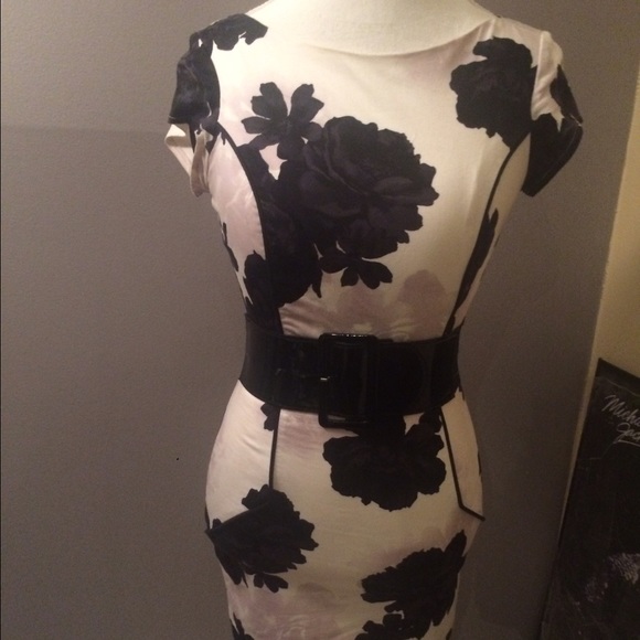 Cute flower dress - Picture 4 of 4