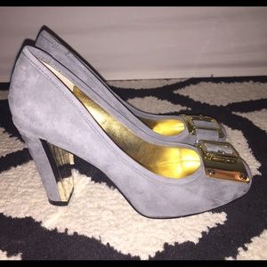 Escarpins Nine West - Suède Gris, Taille 8.5 US, Talons Mi-hauts, Très Bon état