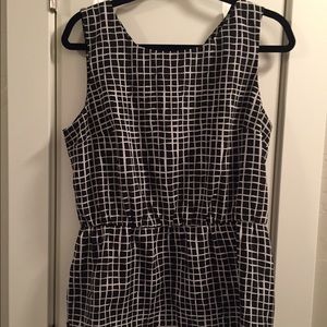 Black & White Gap Top - Size L - Cute Back Detail