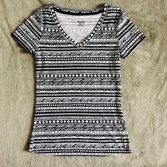 Aztec Printed V-Neck