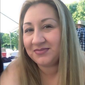 Meet your Posher, Cynthia