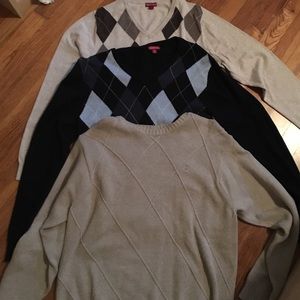 MENS sweater Bundle Size Medium