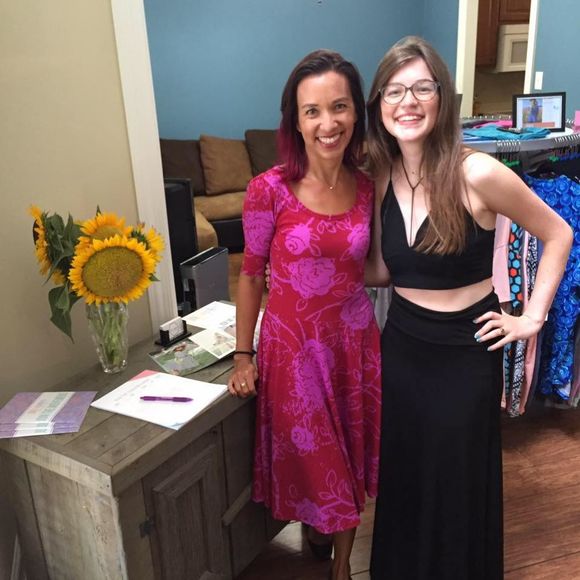 Meet your Posher, Jenn - Picture 1 of 1