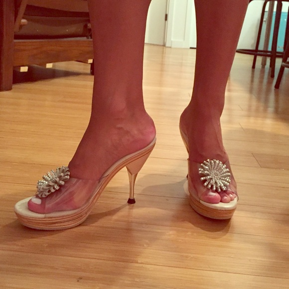 Betsy Johnson pumps