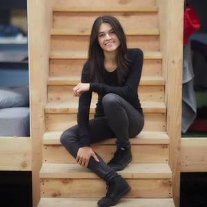 Meet your Posher, Elvina