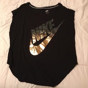 Blk Nike workout shirt