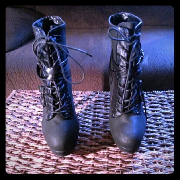 Black boot heels!