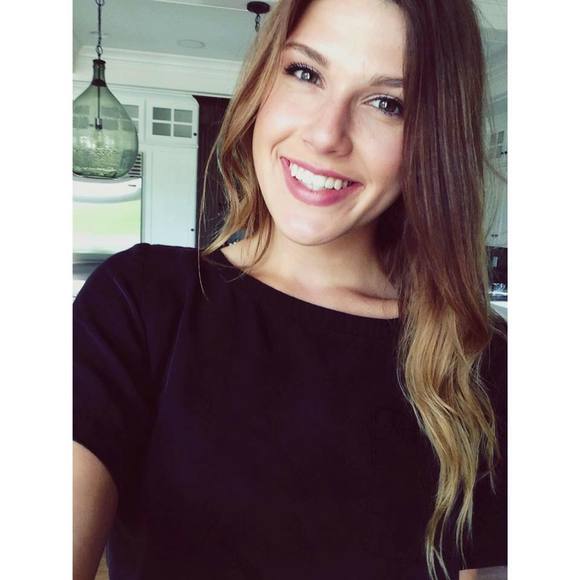 Meet your Posher, Gaby - Picture 1 of 1