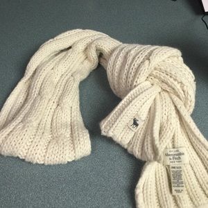 Abercrombie & Fitch scarf