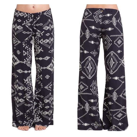 ❌SOLD❌ NWOT Billabong Midnight Hour Pants - Picture 2 of 4