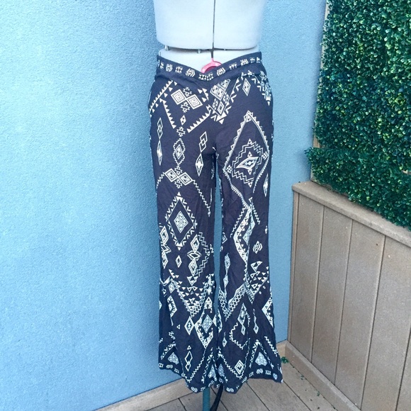 ❌SOLD❌ NWOT Billabong Midnight Hour Pants - Picture 3 of 4