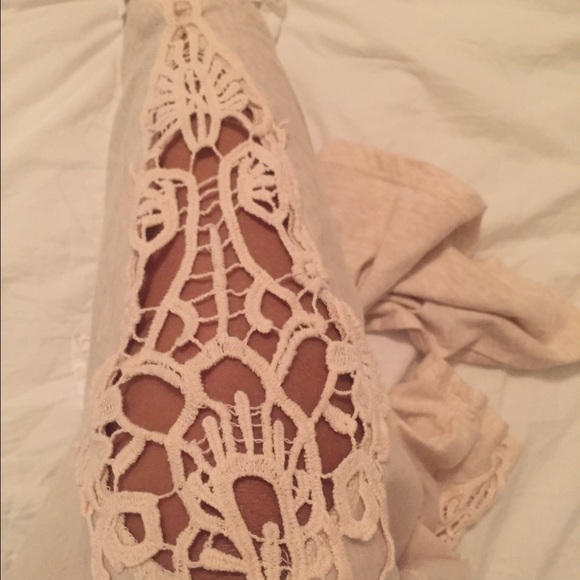 Crochet cream top (hi low (kind of)) - Picture 2 of 2