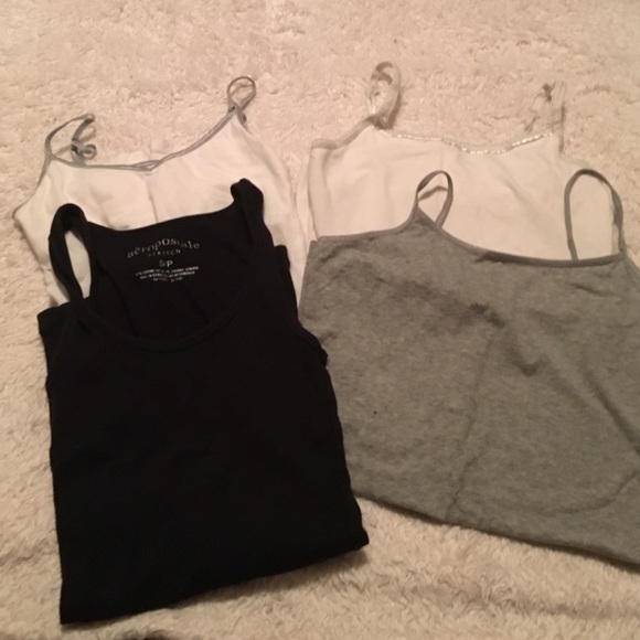 Bundle of 4 aero tank tops - Picture 1 of 1