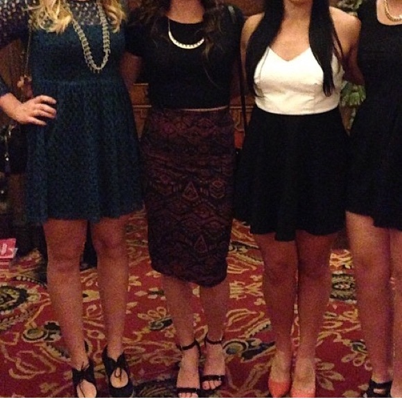 Aztec patterned pencil skirt.