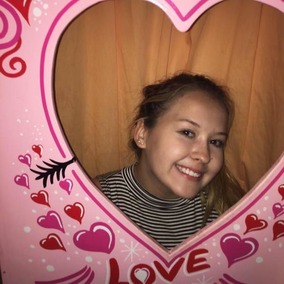 Meet your friendly Posher, Cerene