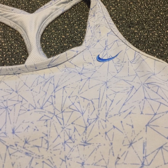 Nike tank top - Picture 2 of 3