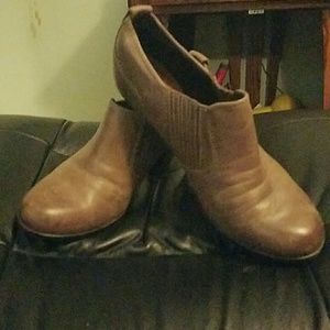 Clark's size 8 brown bootie. Awesome fit.