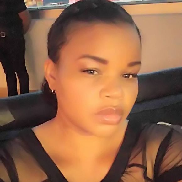 Meet your Posher, Shakira - Picture 1 of 1