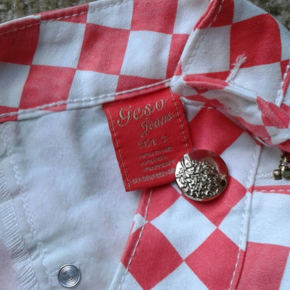 🔥MOVING SALE🔥 (3) Checkered Shorts - Picture 4 of 7