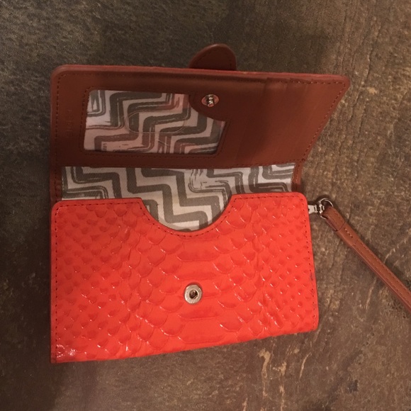 Lodis phone wristlet - Picture 2 of 3