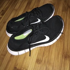 Nike free flynits