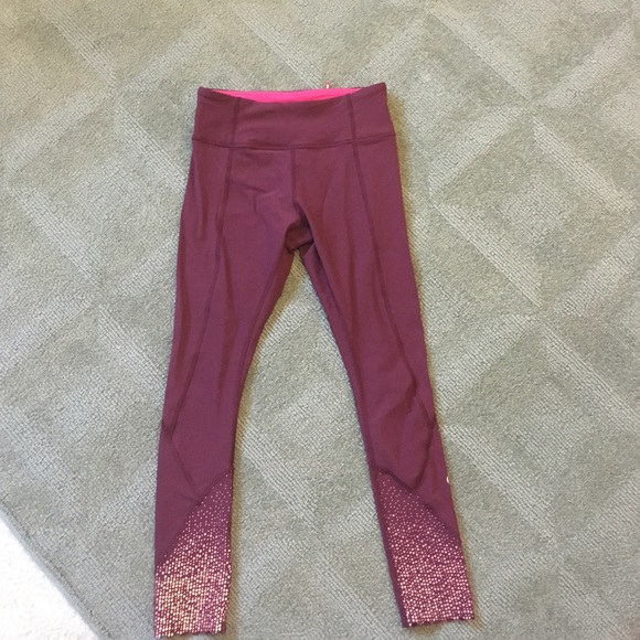 cropped maroon lululemon leggings