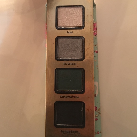 Too faced carousel - Picture 4 of 4