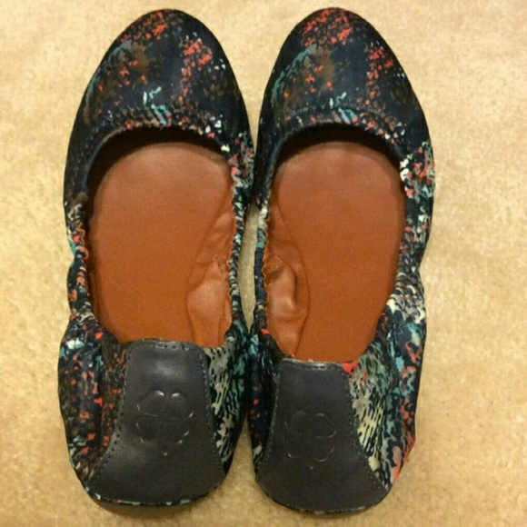 Womens blue print ballet flats