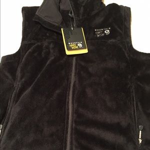 Women's Mountain Hardware fuzzy vest size Medium