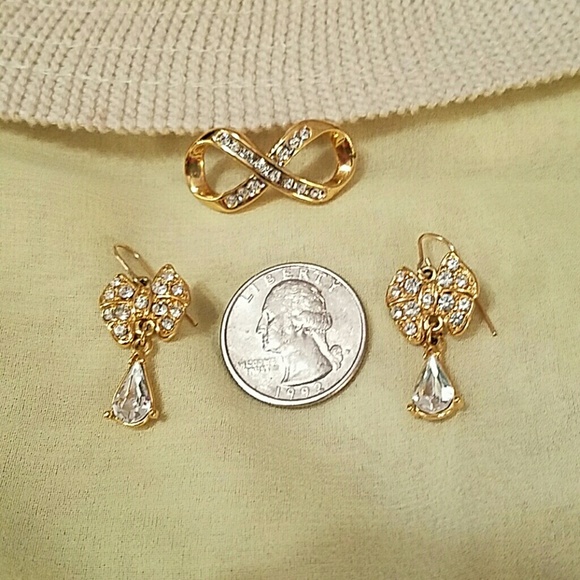 Trafari  Jewelry - 🔴GONE🔴GIFT FOR BUNDLE🔴TRIFARI EARRINGS & SLIDER