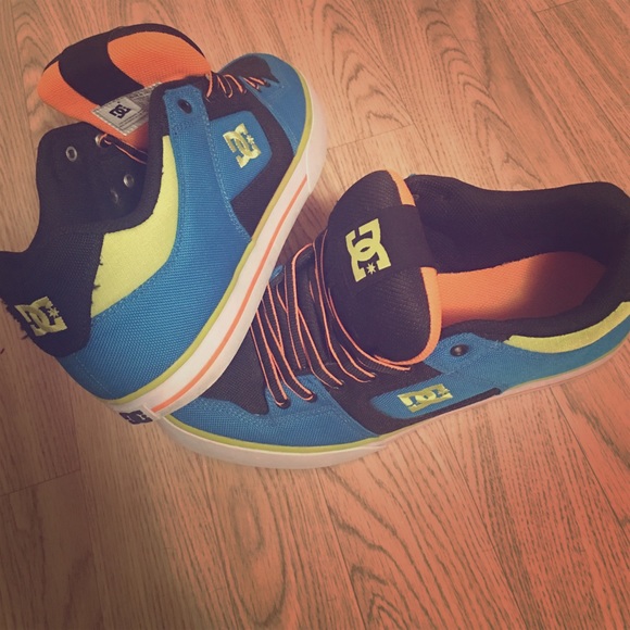 D.C. skate low colorful shoes
