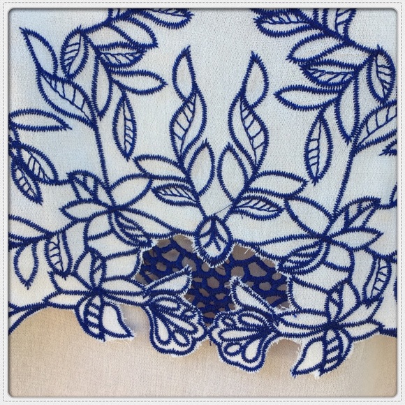 Delicate Embroidered Tank - Picture 4 of 4