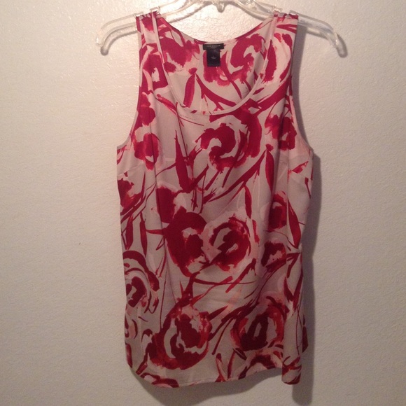 Red short sleeved blouse