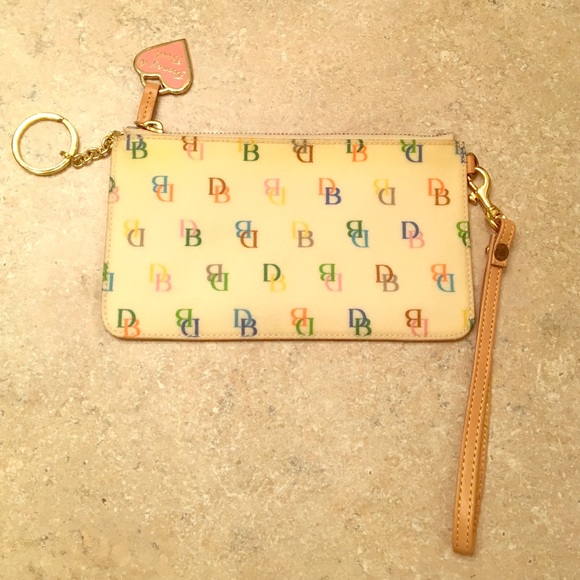 Dooney and Bourke clutch