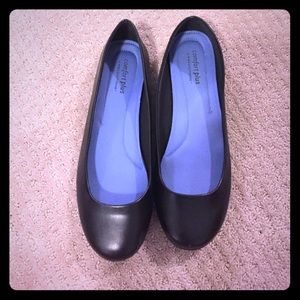 Black comfort plus flats