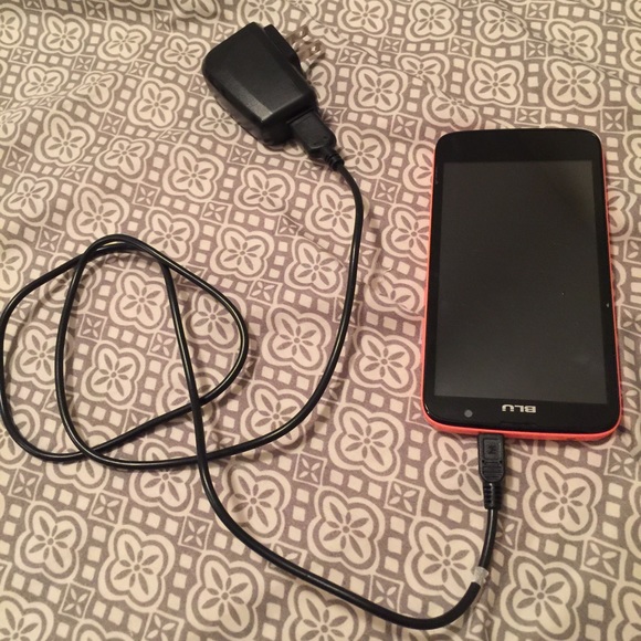 BLU phone with charger - Picture 1 of 1