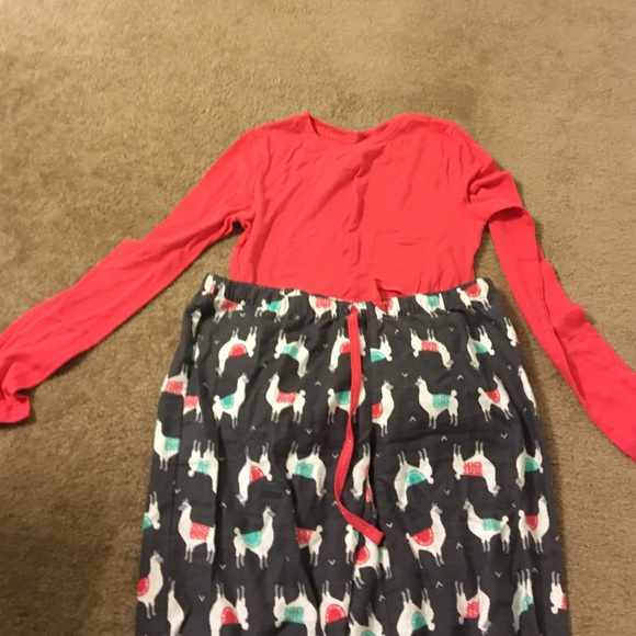 Pajama set with adorable lama print ☺️