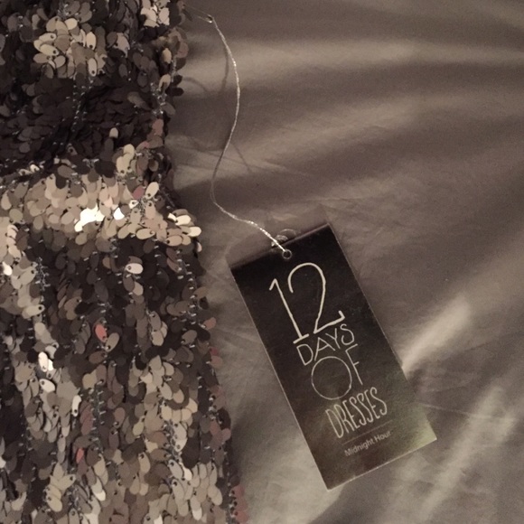 Silver strapless dress! - Picture 4 of 6