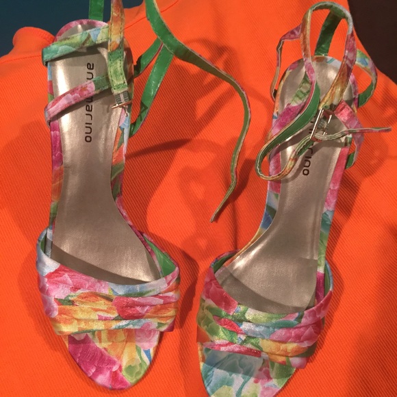 Floral print sandals