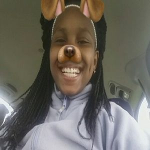 Meet your Posher, Chloe