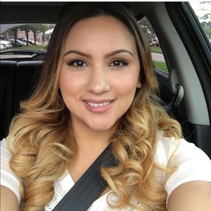 Meet your Posher, Monique