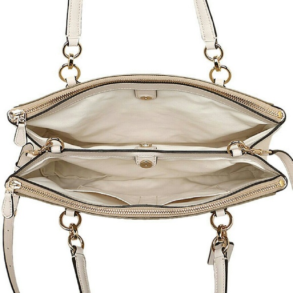 Large Christie Carryall in Signature - Picture 3 of 8