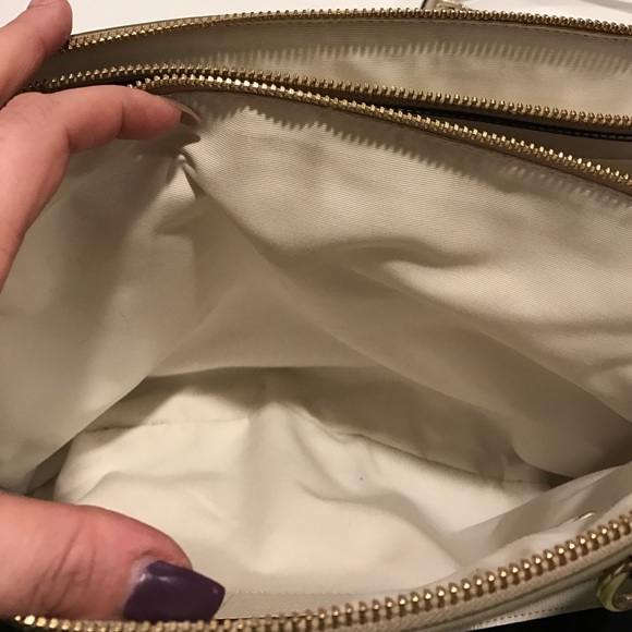 Large Christie Carryall in Signature - Picture 5 of 8