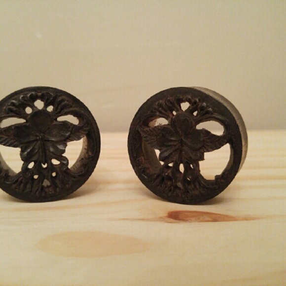 Carved ebony wood earrings. 1-1/2" (38mm)